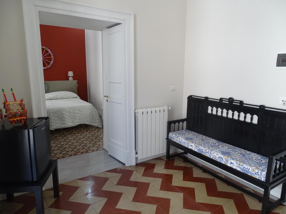Sogno Etneo Bed & Breakfast คาตาเนีย ภายนอก รูปภาพ