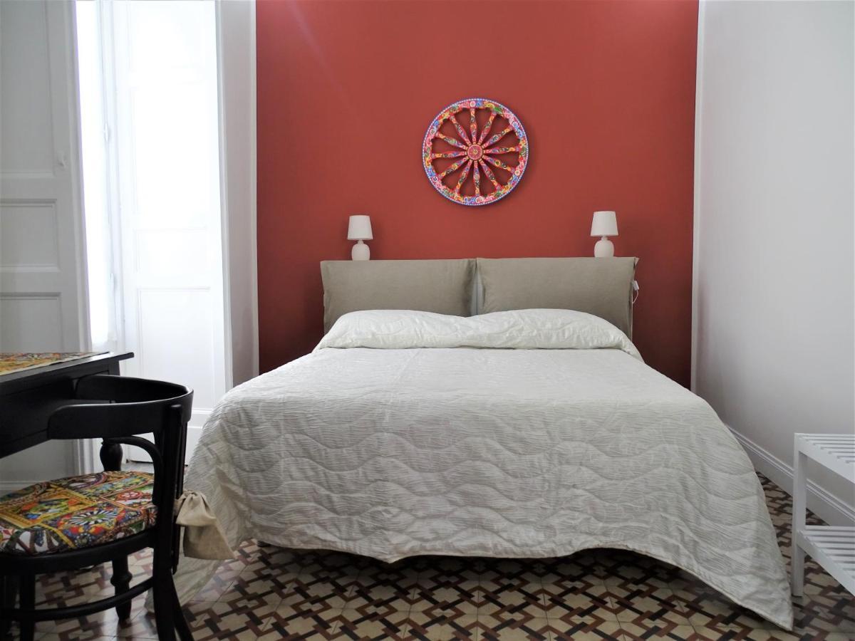 Sogno Etneo Bed & Breakfast คาตาเนีย ภายนอก รูปภาพ