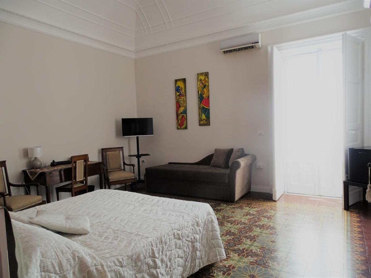 Sogno Etneo Bed & Breakfast คาตาเนีย ภายนอก รูปภาพ